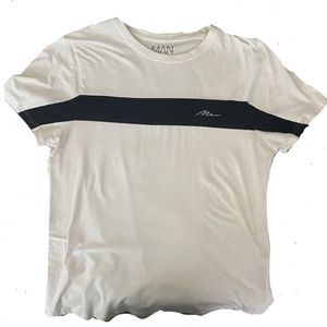 Boohoo man single stripe logo t-shirt